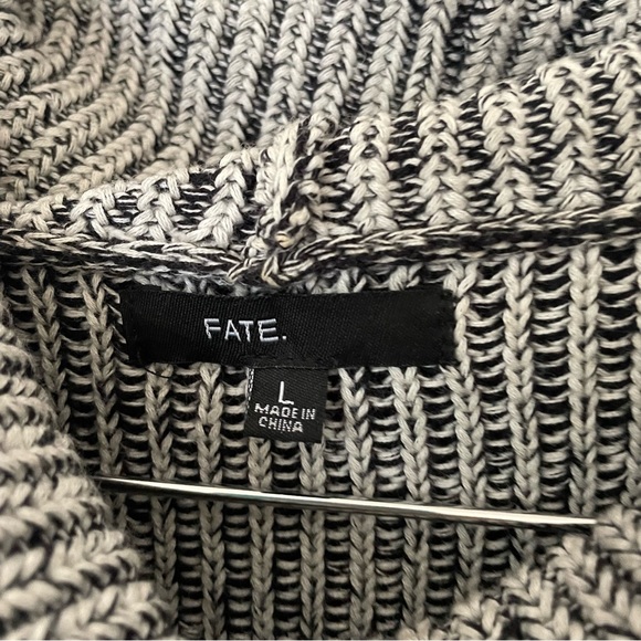 Vici - Vici Sweater - Picture 3 of 4